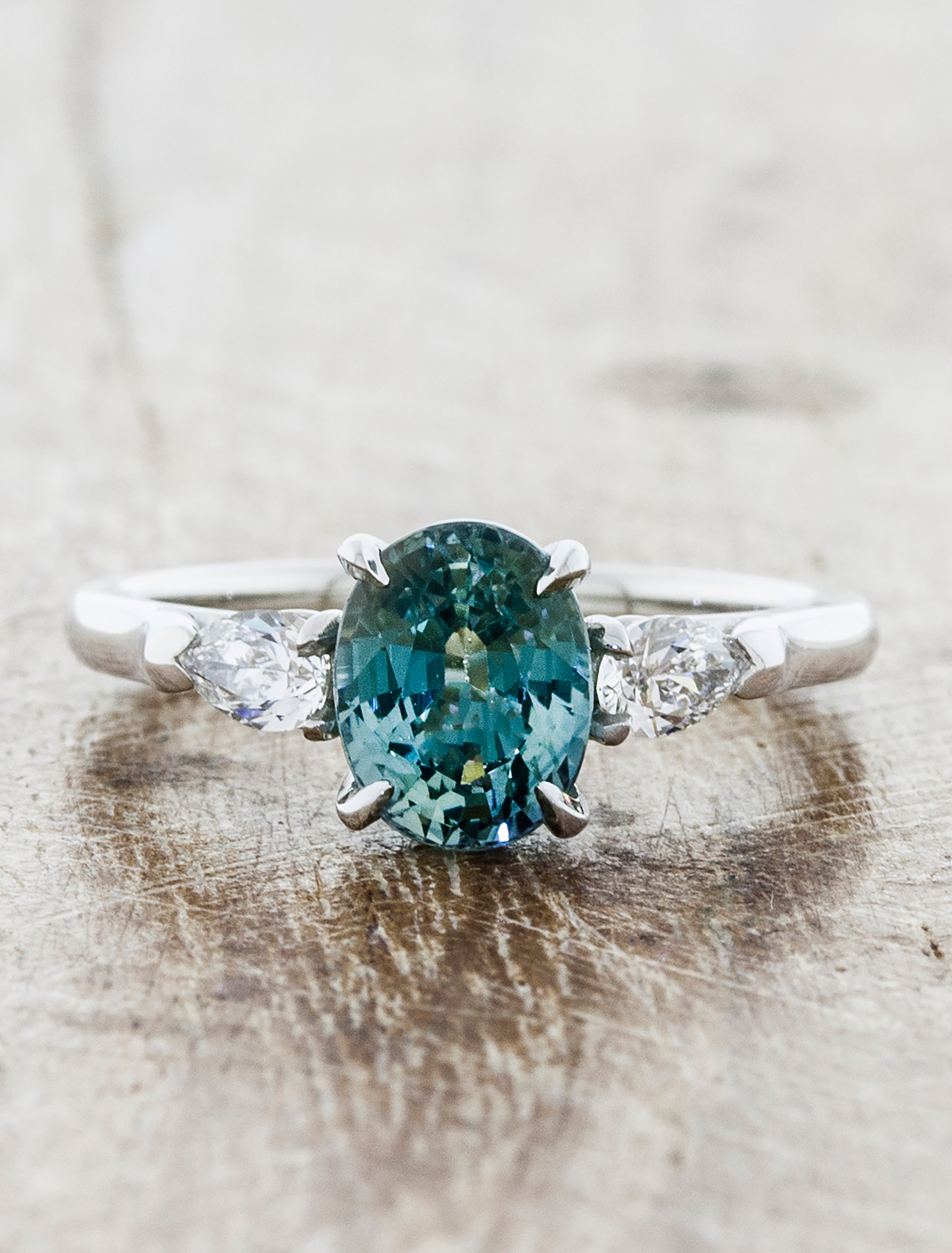 The Ultimate Guide to Green Sapphires – Fenton